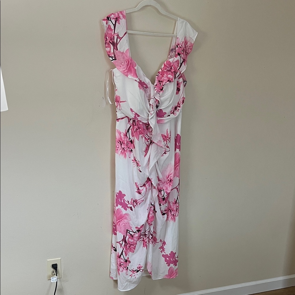 City Chic Pink and White Floral Maxi Dress with center ruching